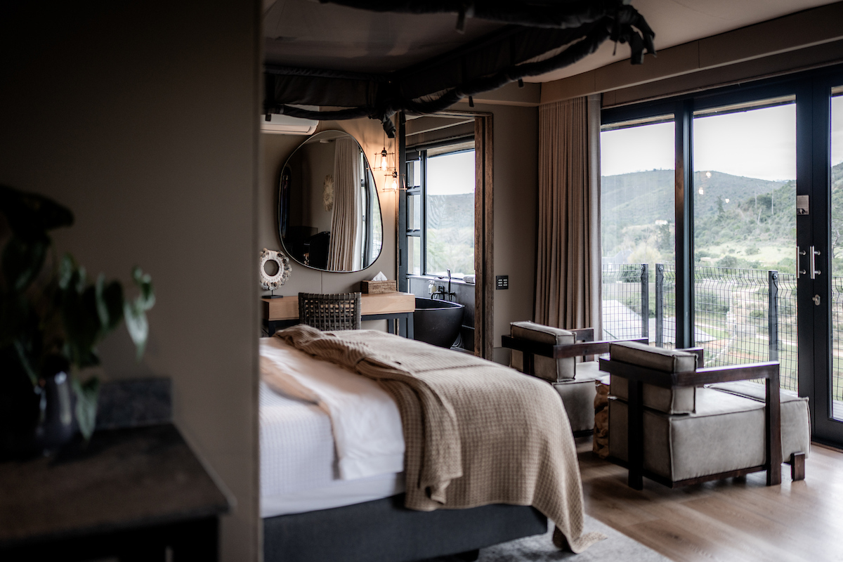Hotellrom med utsyn over viltreservat