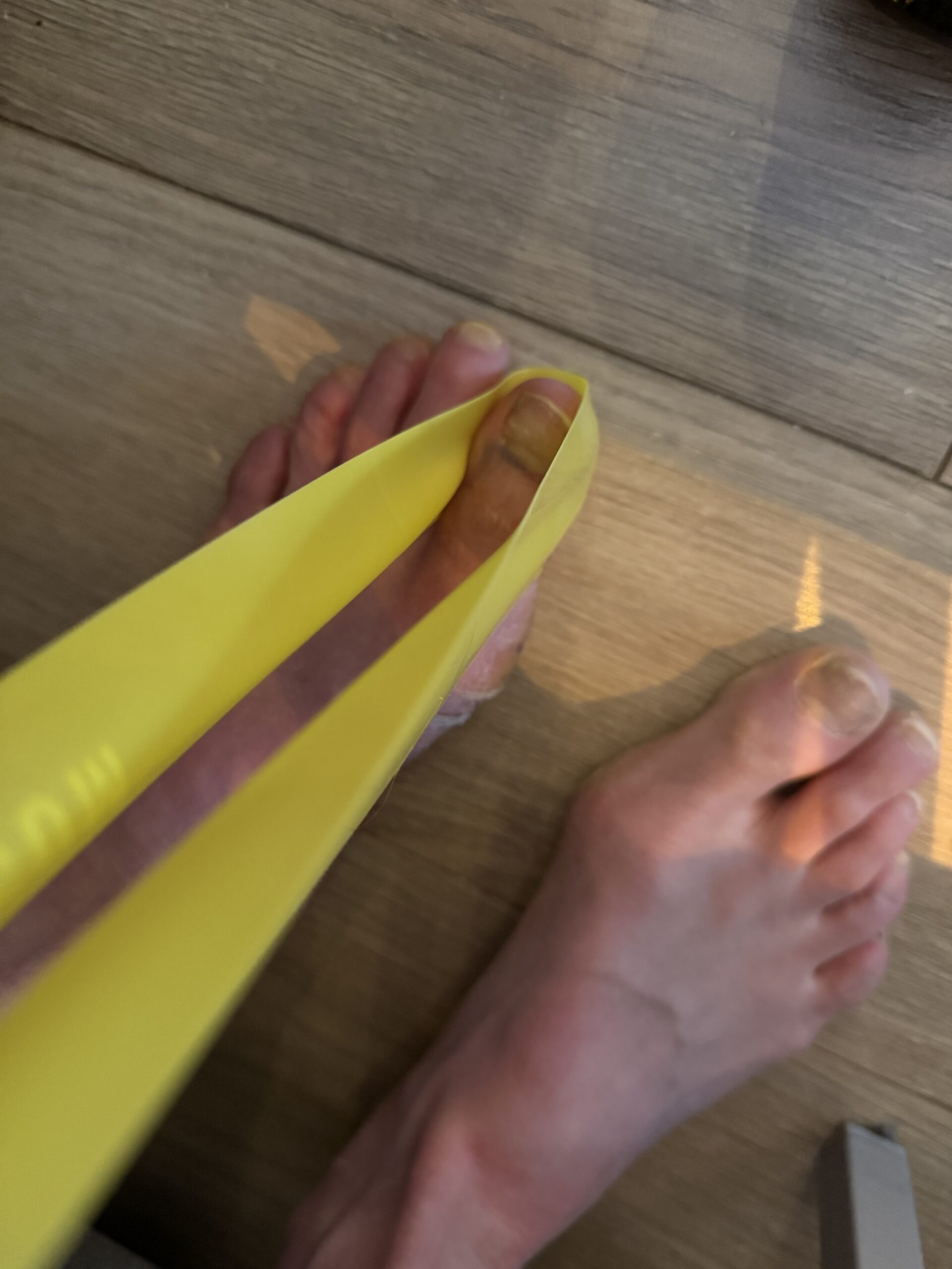 Tåtrening med strikk